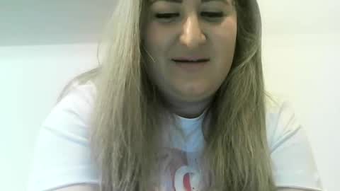Snapshot of cristina20021991 chatting on December 16, 8:26 pm cristina20021991 online show from December 16, 8:26 pm