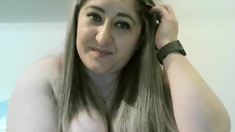 Snapshot of cristina20021991 chatting on March 10, 9:18 pm cristina20021991 online show from March 10, 9:18 pm