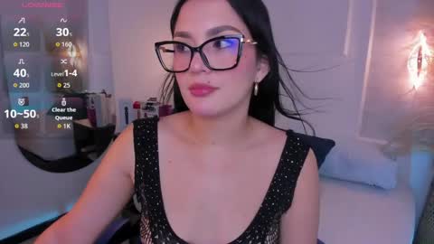 C R I S T I N A online show from May 6, 2:17 am