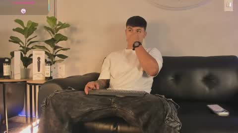 Cristopher online show from May 2, 1:28 pm