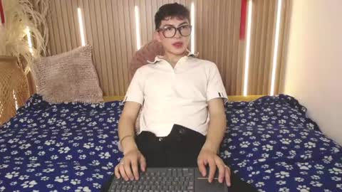 Cristopher  online show from June 17, 4:12 pm
