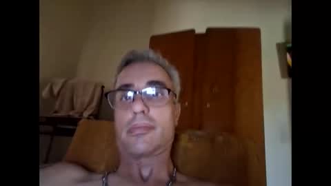 Snapshot of crucut80 chatting on January 16, 7:17 am Crucut online show from January 16, 7:17 am