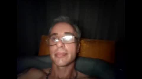 Snapshot of crucut80 chatting on January 22, 12:27 am Crucut online show from January 22, 12:27 am
