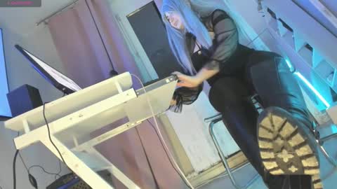 Cruel Siren online show from October 1, 6:51 pm