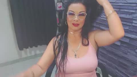 cruela_deviil online show from November 20, 3:27 am