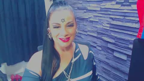 cruela_deviil online show from September 13, 6:21 pm