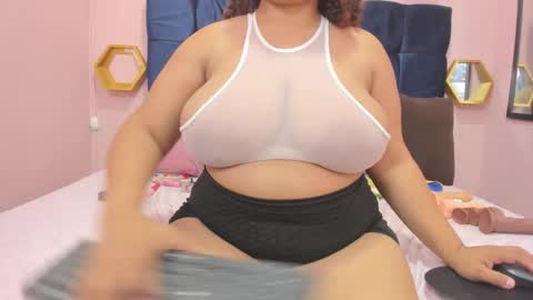 crystal_butterfly1 online show from November 1, 3:22 pm
