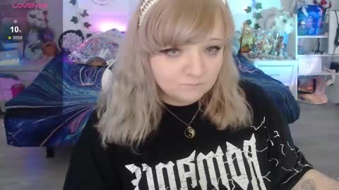   online show from November 3, 7:53 am