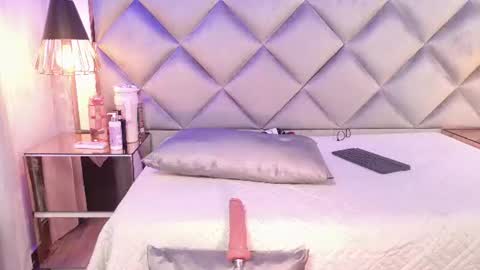 crystal_gilton online show from June 12, 9:03 pm