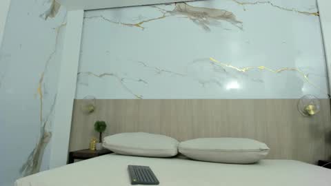 CRYSTAL online show from March 9, 11:15 am