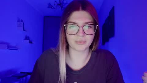 crystalblush01 online show from May 5, 6:57 pm