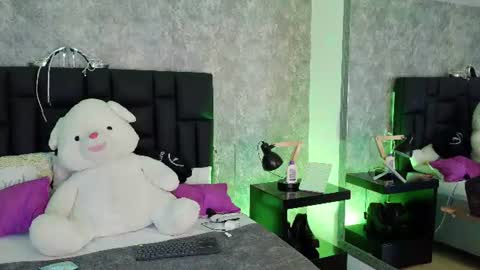 Crystal online show from June 17, 5:51 pm