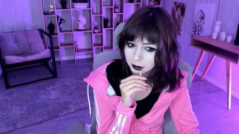 crystallbloom online show from October 2, 2:21 am