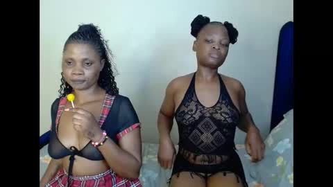 crystalxebony online show from March 13, 8:28 am