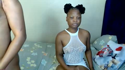 crystalxebony online show from March 14, 8:40 am