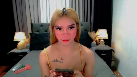 bea takashi  online show from April 27, 1:52 pm