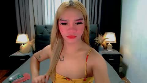 bea takashi  online show from April 23, 9:50 am