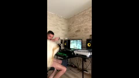 ctrlzx online show from May 31, 8:46 am