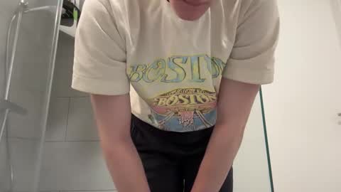 cube93 online show from November 1, 4:28 pm