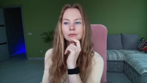 Alexia online show from May 2, 6:52 am