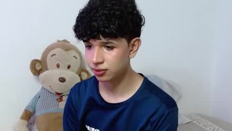 Snapshot of cuddly_twinkie chatting on October 6, 9:32 pm Cuddly online show from October 6, 9:32 pm