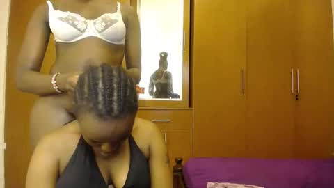 Snapshot of cum_bhaddie chatting on October 21, 6:44 pm Cammy online show from October 21, 6:44 pm