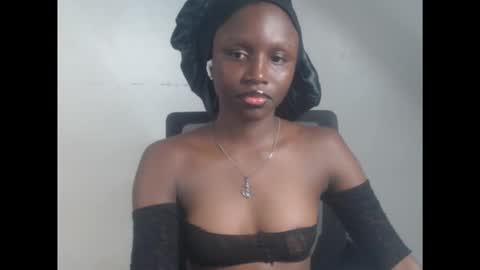 sophie online show from December 15, 6:48 pm