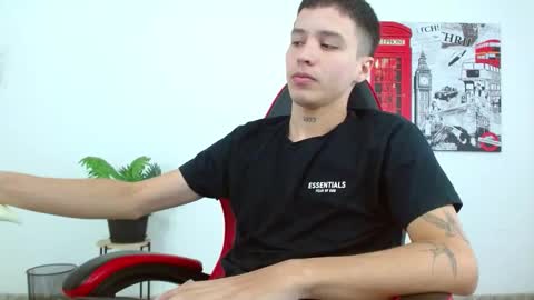 cumandres online show from November 14, 2:52 pm