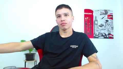 cumandres online show from December 2, 2:26 pm