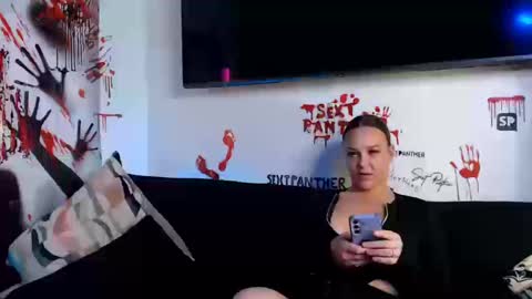 cumguzzlingskank online show from October 15, 2:48 am