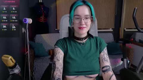 Snapshot of cumpotikeve chatting on October 18, 4:27 am CUMpotikEve online show from October 18, 4:27 am
