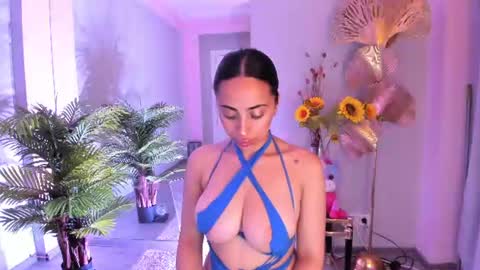 cupcake_izzy online show from June 26, 7:52 pm