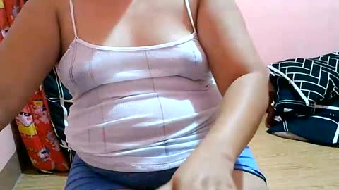 curious_girl247 online show from June 9, 9:42 am