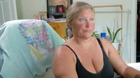 curious couple online show from July 7, 5:17 pm