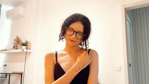 Kira online show from April 22, 12:34 pm