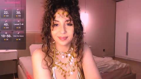 curly_jade_ online show from April 25, 9:23 pm
