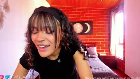 curly_scarlett69 online show from June 19, 9:21 pm