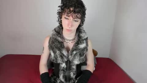 Snapshot of curlyytwink chatting on October 16, 4:01 am Noah online show from October 16, 4:01 am