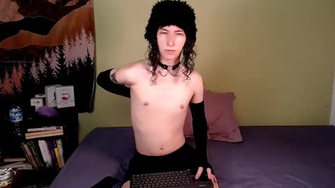 Snapshot of curlyytwink chatting on January 25, 12:26 pm Noah online show from January 25, 12:26 pm