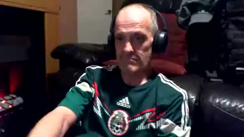 curvelover1977 online show from March 15, 11:52 pm