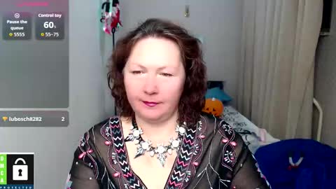 Snapshot of curvy_girlz chatting on October 21, 5:27 pm curvy_girlz online show from October 21, 5:27 pm