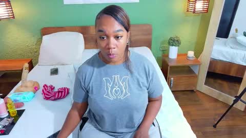 Danna online show from October 12, 1:04 pm