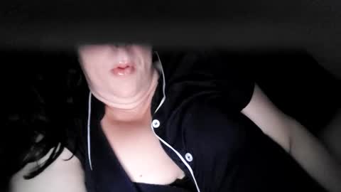 Snapshot of curvymomy69 chatting on October 14, 11:46 am Milfmomma online show from October 14, 11:46 am