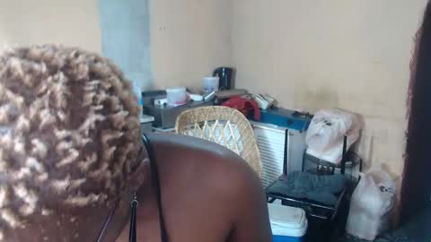 curvypear76x online show from January 2, 7:33 am