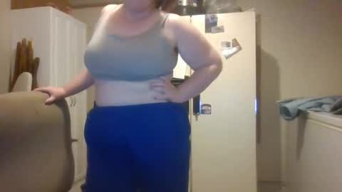 Snapshot of curvyplayday chatting on October 22, 2:15 am dahlia -kim online show from October 22, 2:15 am
