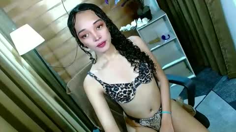 BBY CURLYHANNA online show from April 29, 3:06 pm