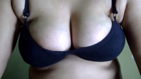Snapshot of cute_diyu chatting on October 17, 4:27 am Diyu online show from October 17, 4:27 am