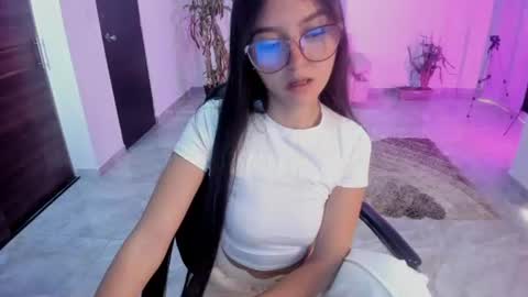 Bella Fox online show from July 25, 2:15 pm