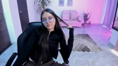 Bella Fox online show from April 29, 5:30 pm