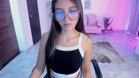 Bella Fox online show from May 2, 2:45 pm